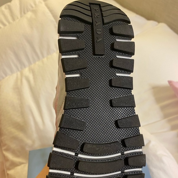 Prada sneaker - Picture 6 of 7